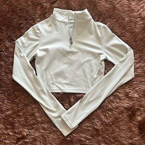 The Refine Cropped Zip by Vitality (Size Medium)